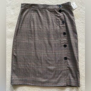 NWT H&M knee length midi plaid skirt with side buttons